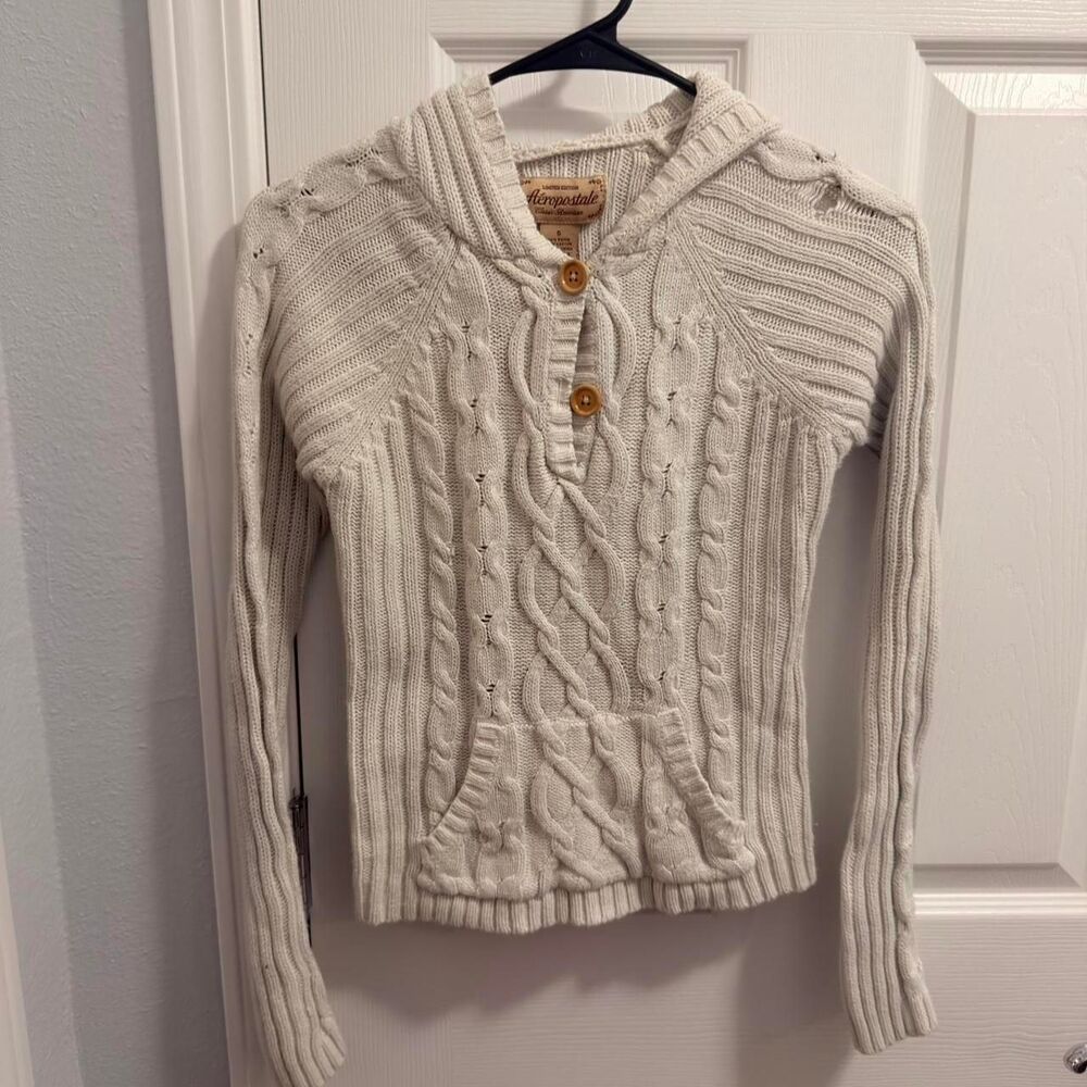 Aeropostale Women's Cream and White Jumper